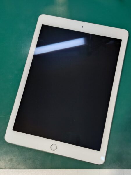 iPad Pro 9.7（アイパッド）画面が突然映らなくなったときは当店へ！