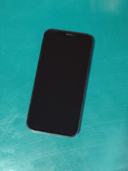 iPhone 12（アイフォン）落として画面が真っ暗に！？即日修理できます！