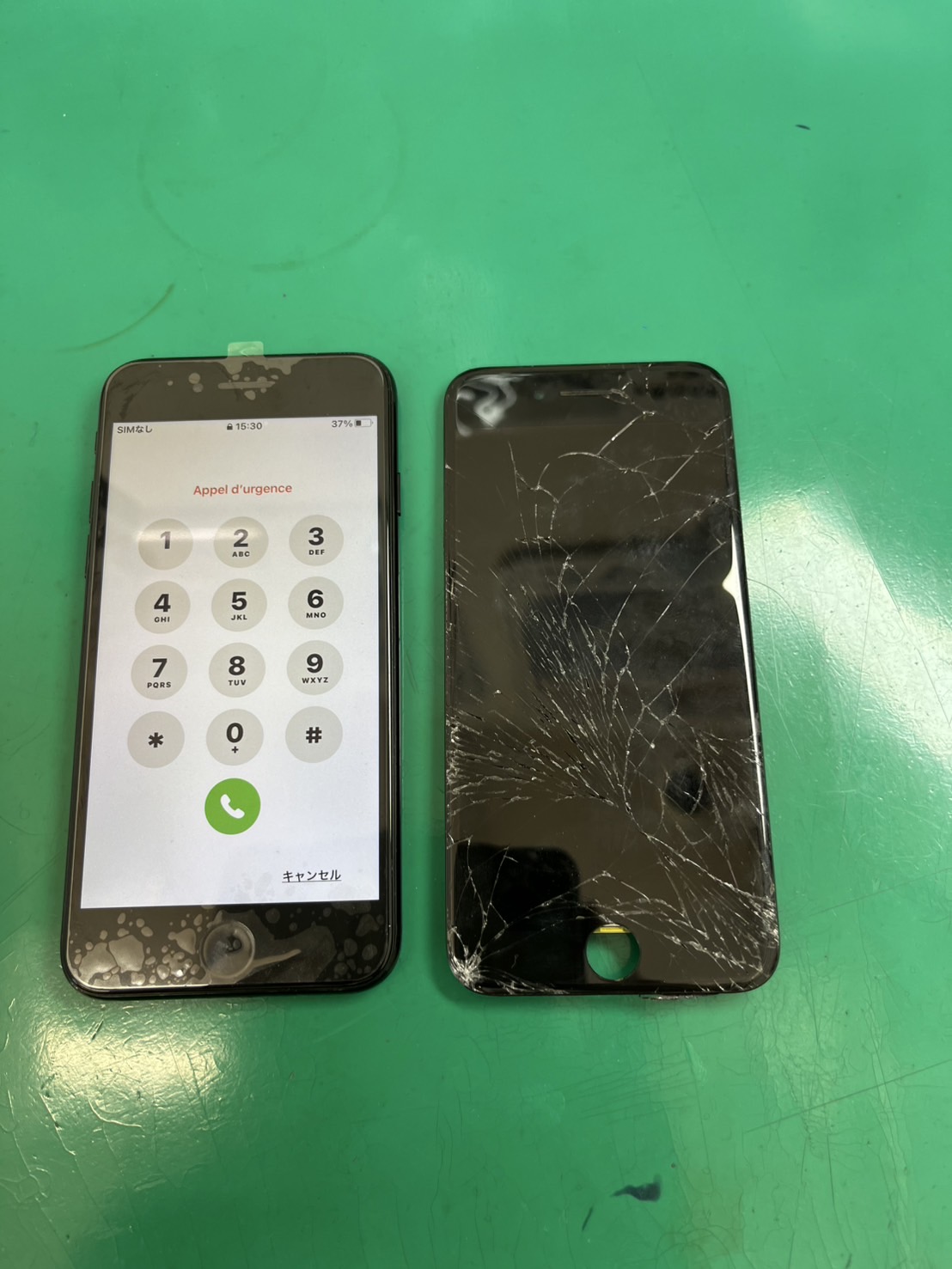 iPhoneSE第3世代(アイフォン)画面がバキバキに割れ、画面交換【スマホ修理工房大井町店】