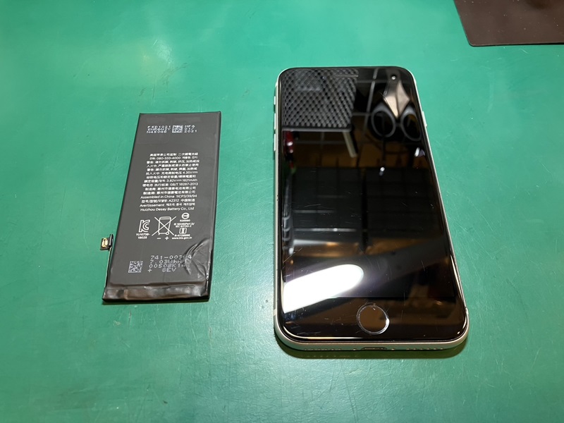 iPhone SE第2世代　バッテリーが大人気です♪♪