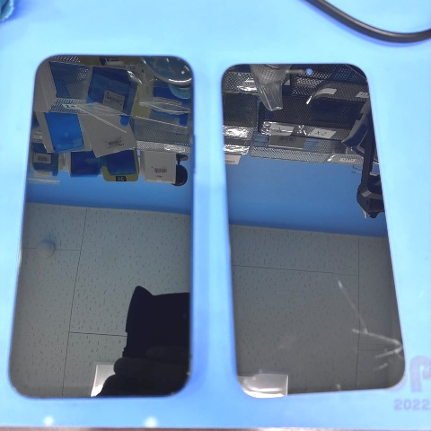 iPhone12　パネル交換
