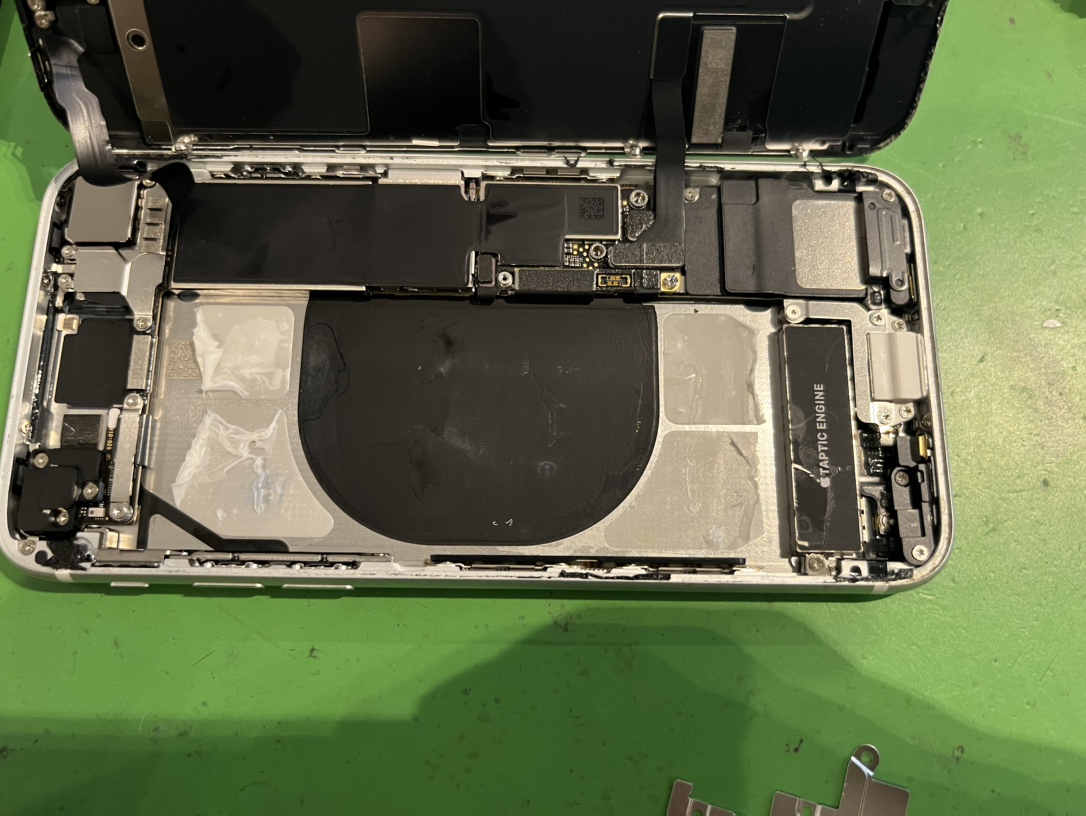 iPhone SE(第2世代)バッテリー交換