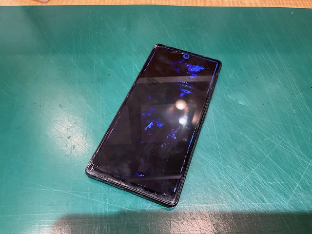 【Google Pixel 6a】 水没で液晶表示不良に!液晶パネル交換修理 スマホ修理工房イオン北浦和店