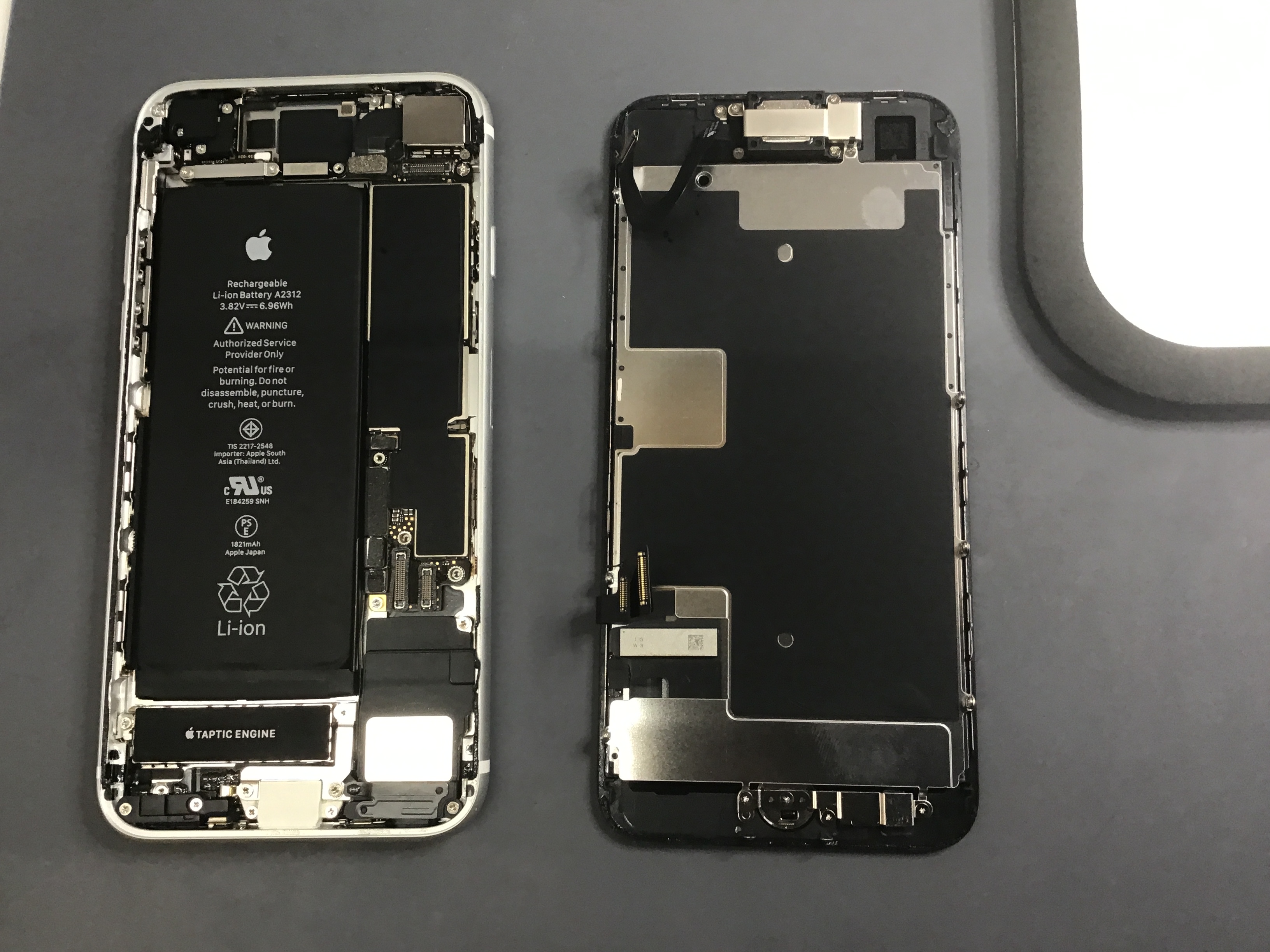 iPhoneSE2のバッテリー交換は、データそのまま・即日修理のスマホ修理工房京王聖蹟桜ヶ丘ショッピングセンターB館店へ！