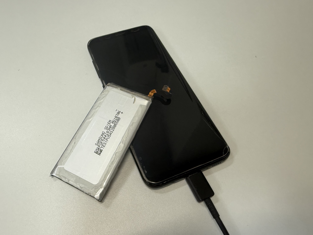 電源がすぐ落ちるGalaxy S9のバッテリー交換修理