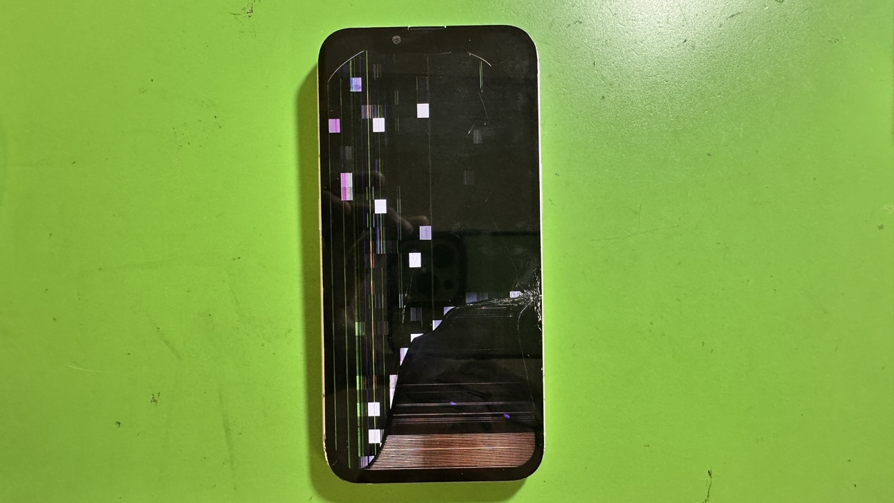 iPhone13（アイフォン13）液晶破損による画面交換【中央林間店】