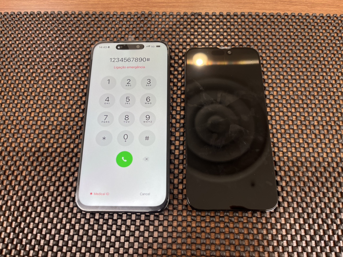 【iPhone 15 Pro Max】落として画面が真っ暗になってしまった、、、