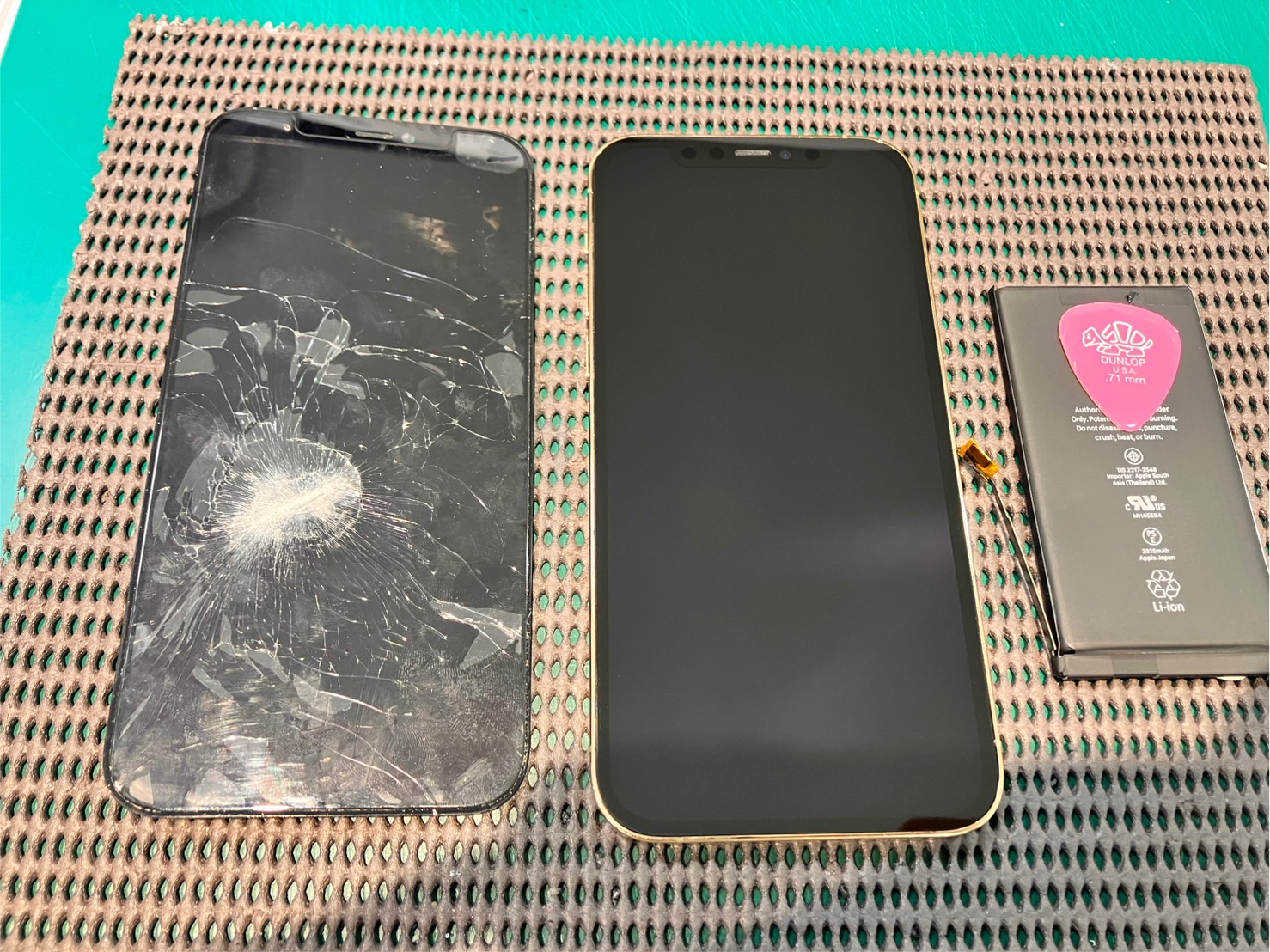 iPhone12Proの液晶とバッテリー交換を行いました！　-スマホ修理工房浦和パルコ店-