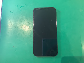 iPhone12のバッテリー交換ならデータそのまま・最短即日修理のスマホ修理工房西八王子店へ！