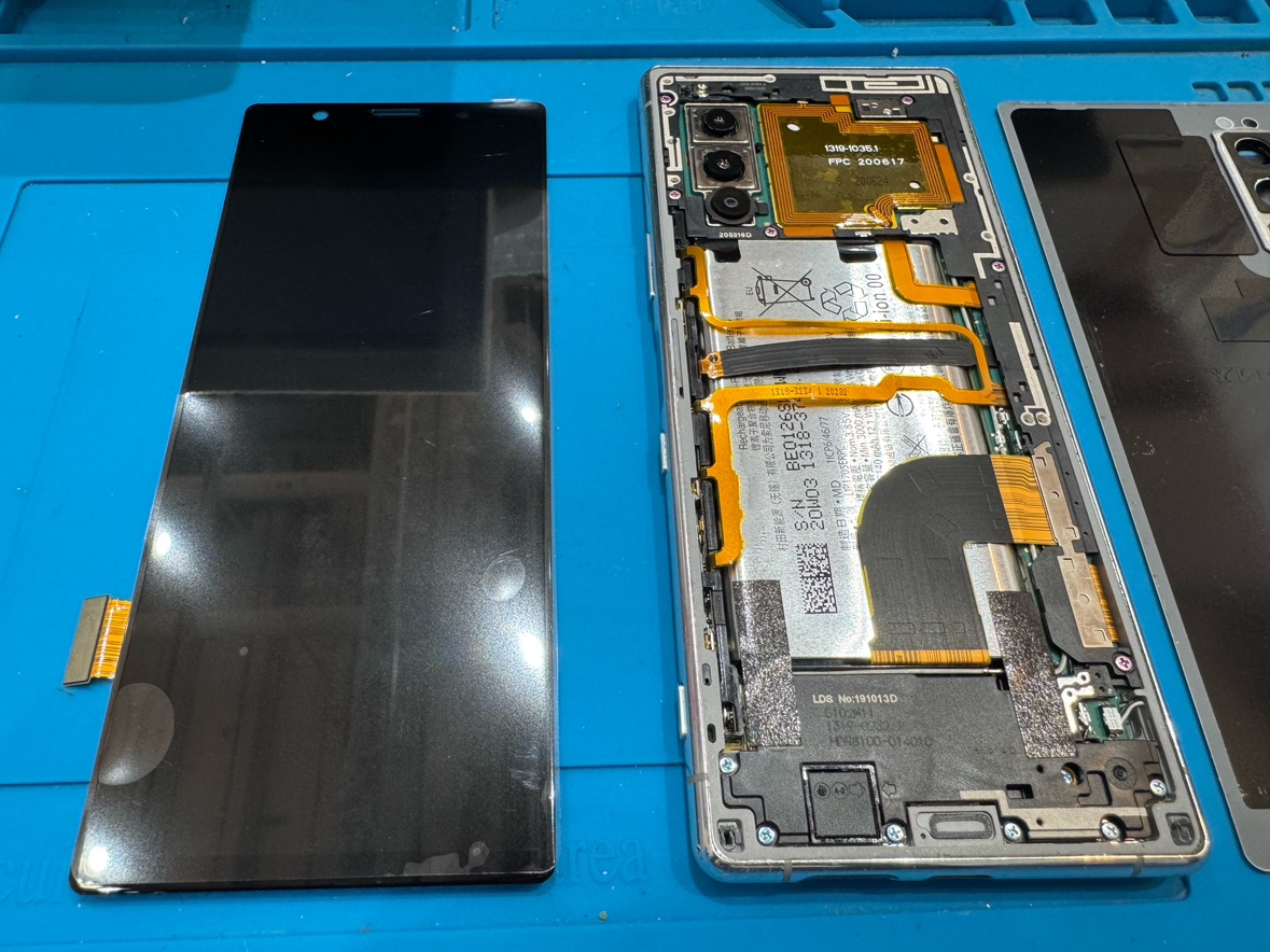 Xperia 5の画面修理は最短即日対応の「スマホ修理工房 池袋P'パルコ本店」へ!