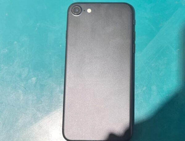 iPhone7(アイフォン)バッテリー交換でまだまだ使えます！
