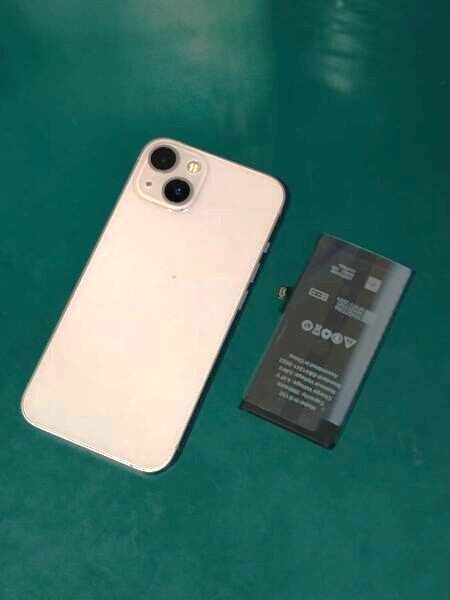 iPhone 13（アイフォン）充電の減りが早くなった？！当店で交換します！