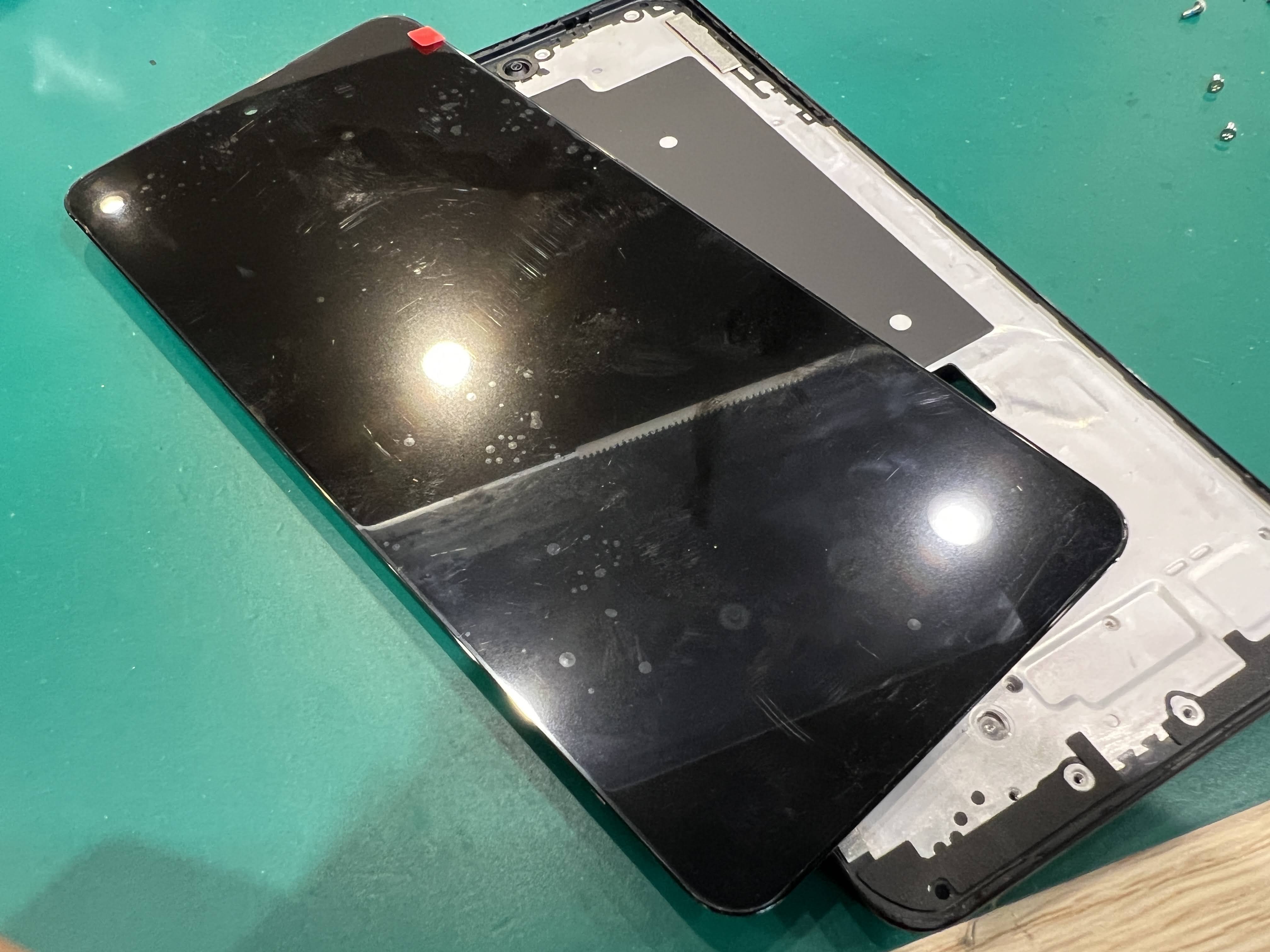OPPO A79（オッポ A79）画面交換修理！120分でピカピカに復活【スマホ修理工房ペリエ千葉店】