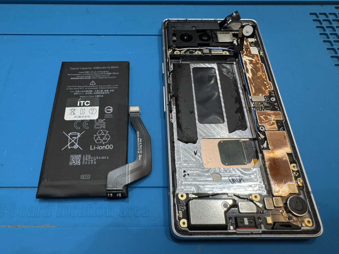 Google pixel7a(グーグル ピクセル7a)のバッテリー交換なら【スマホ修理工房池袋P’パルコ店】にご相談ください！