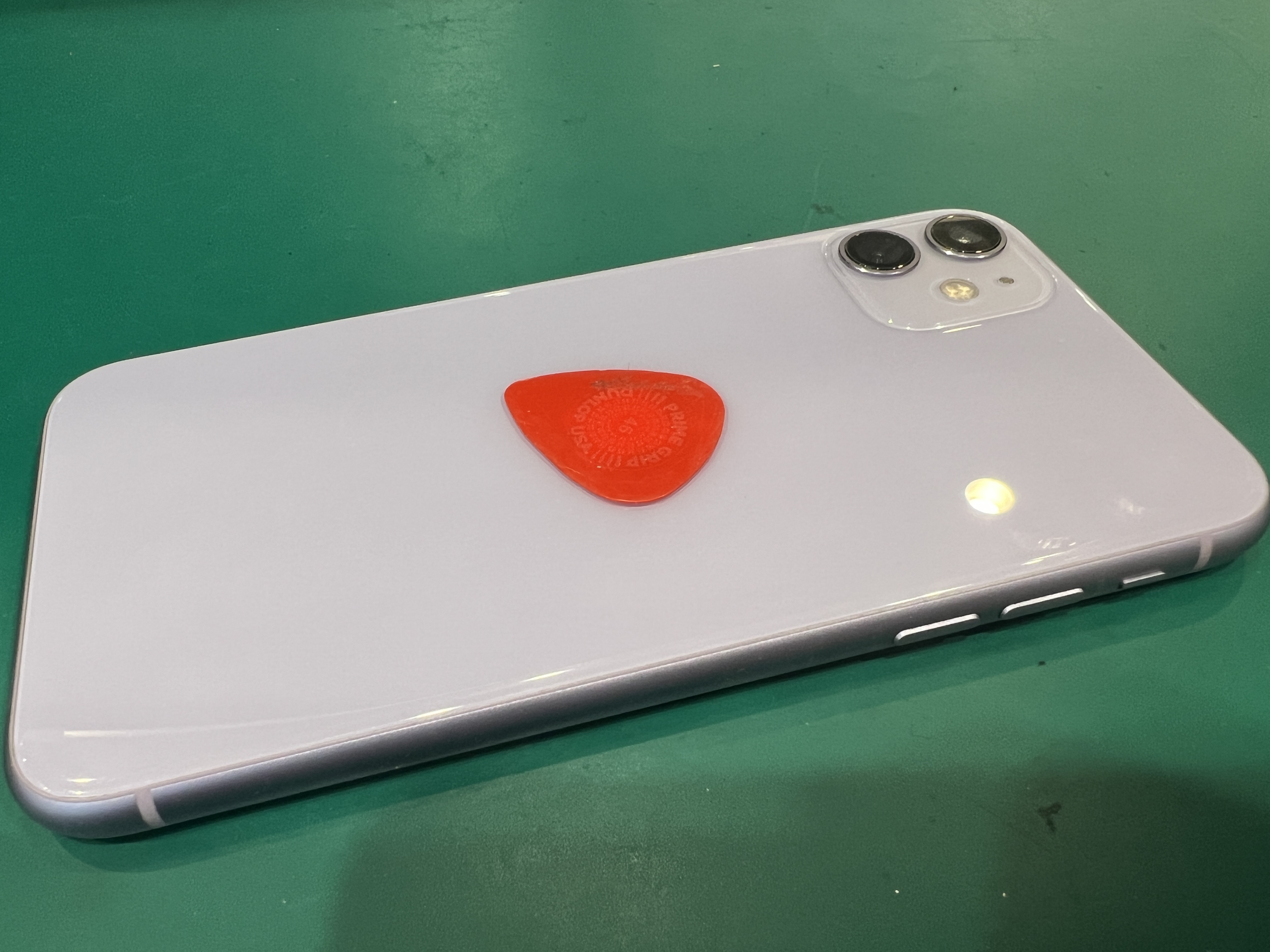 iPhone 11（アイフォン）バッテリー交換！最短40分で電池持ち復活【スマホ修理工房ペリエ千葉店】