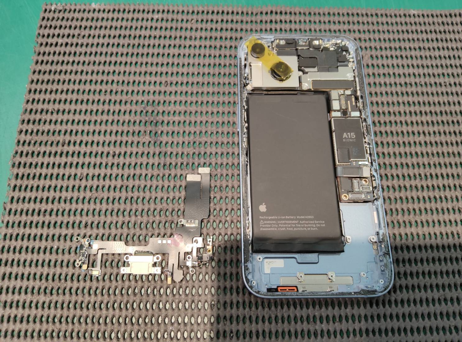 iPhone 14 充電口（ドックコネクタ）交換　スマホ修理工房浦和パルコ店