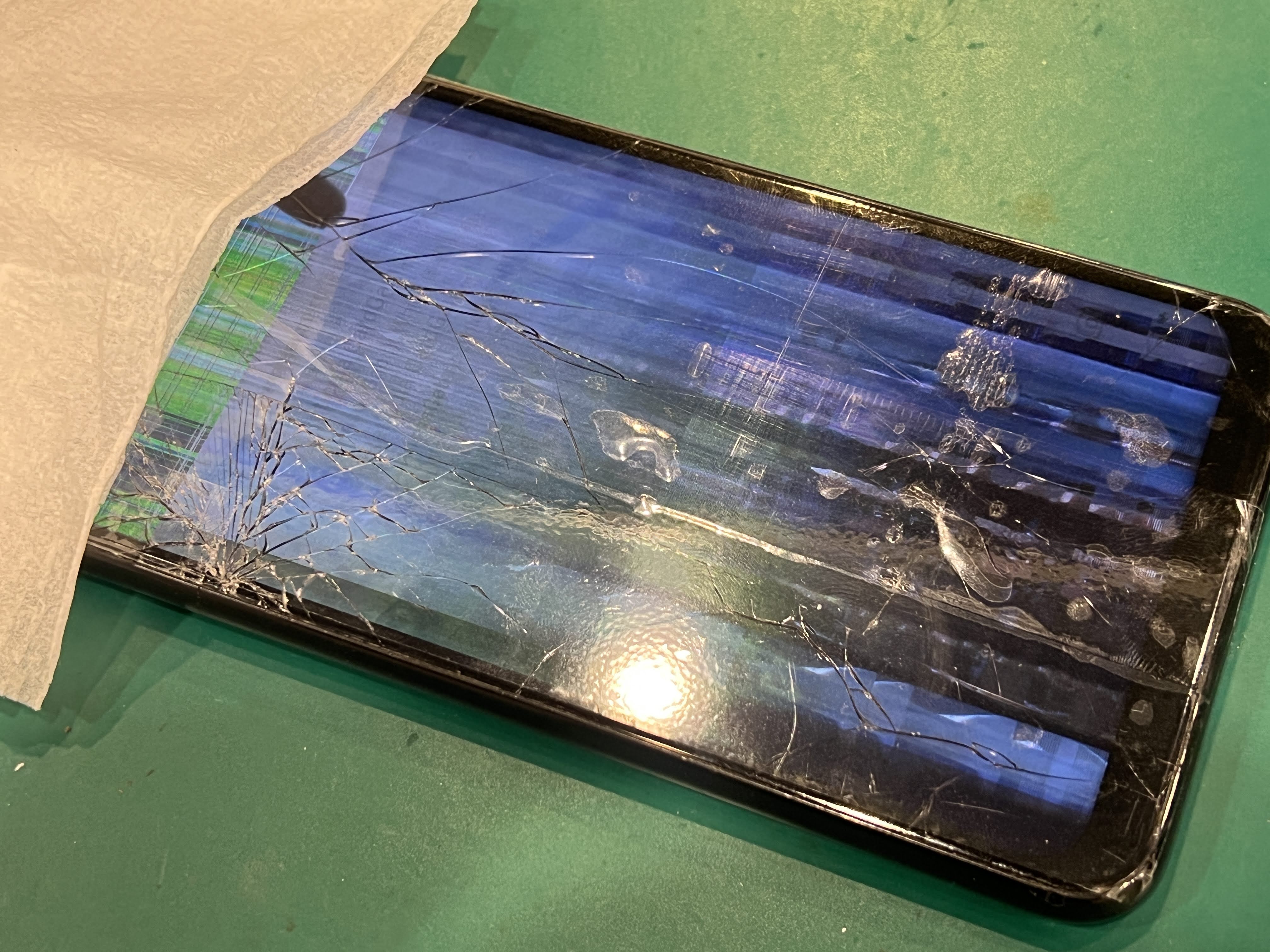 ZTE Libero 5G II（リベロ）画面交換修理！最短120分で新品同様の画面に復活！【スマホ修理工房ペリエ千葉店】