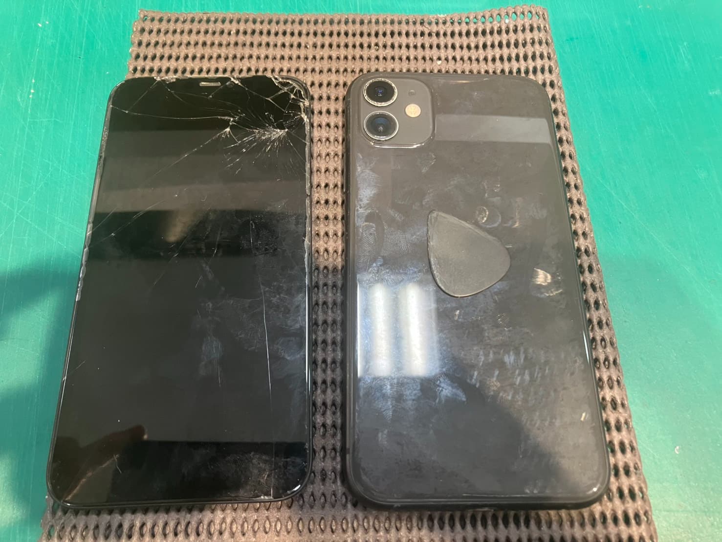iPhone11の割れてしまった液晶画面交換修理をいたしました　-スマホ修理工房浦和パルコ店-