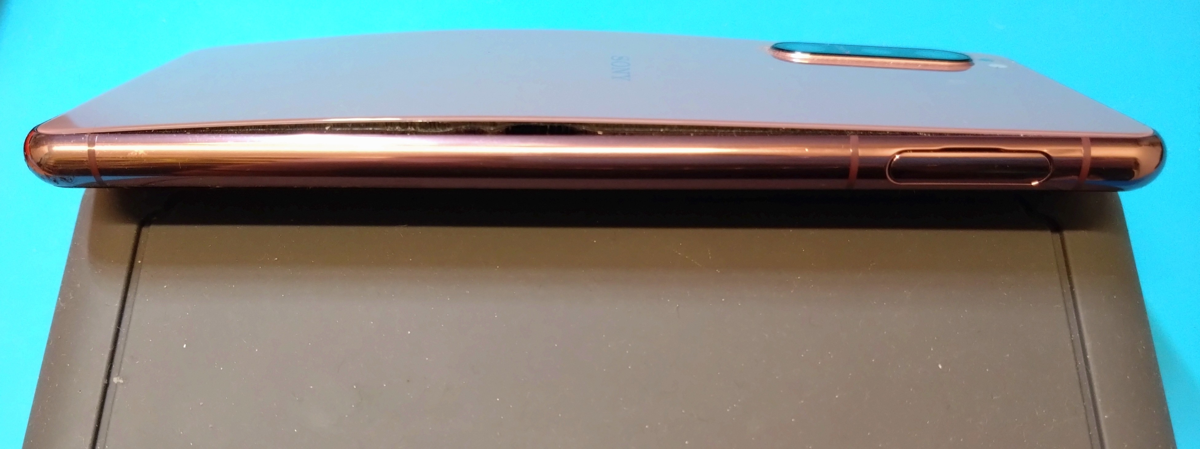 Xperia 5Ⅱ(エクスぺリア5マークツー)　危険⁉バッテリー膨張による交換修理！【スマホ修理工房札幌店】