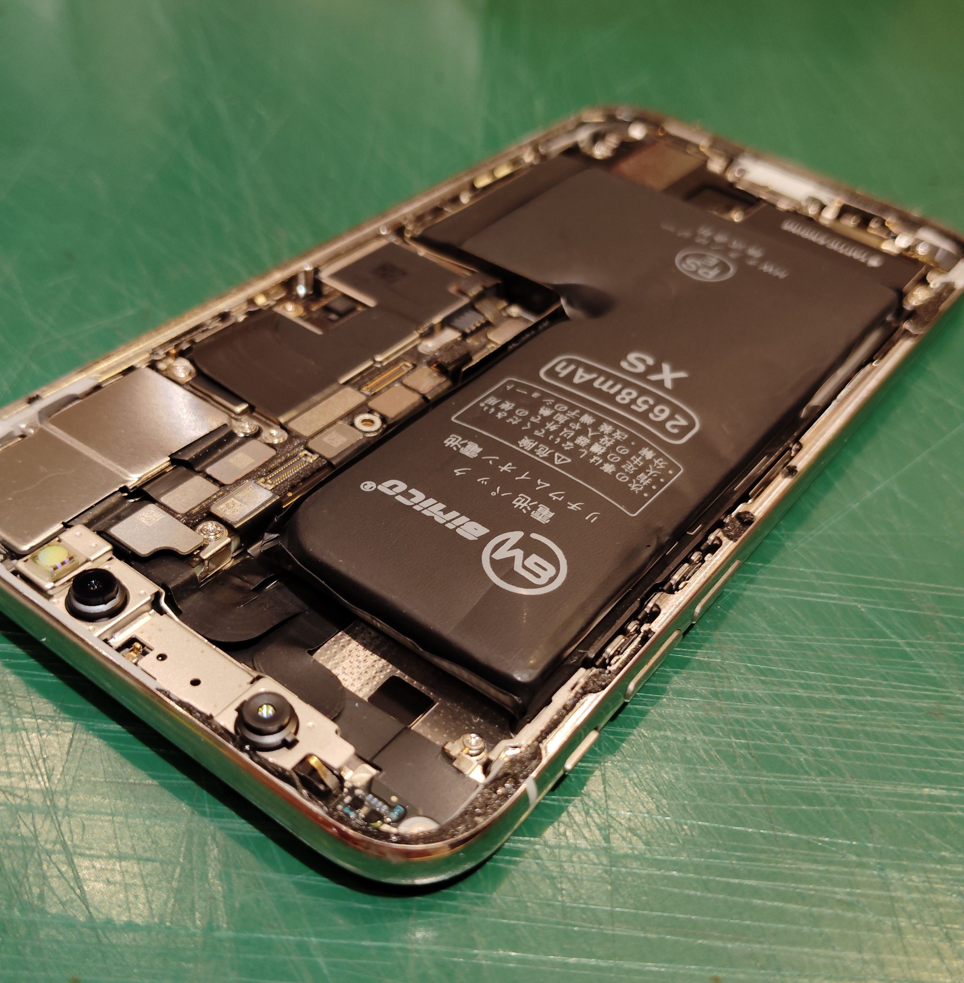 【iPhone Xs】他社で修理した端末でもご依頼可能です　スマホ修理工房イオン北浦和店