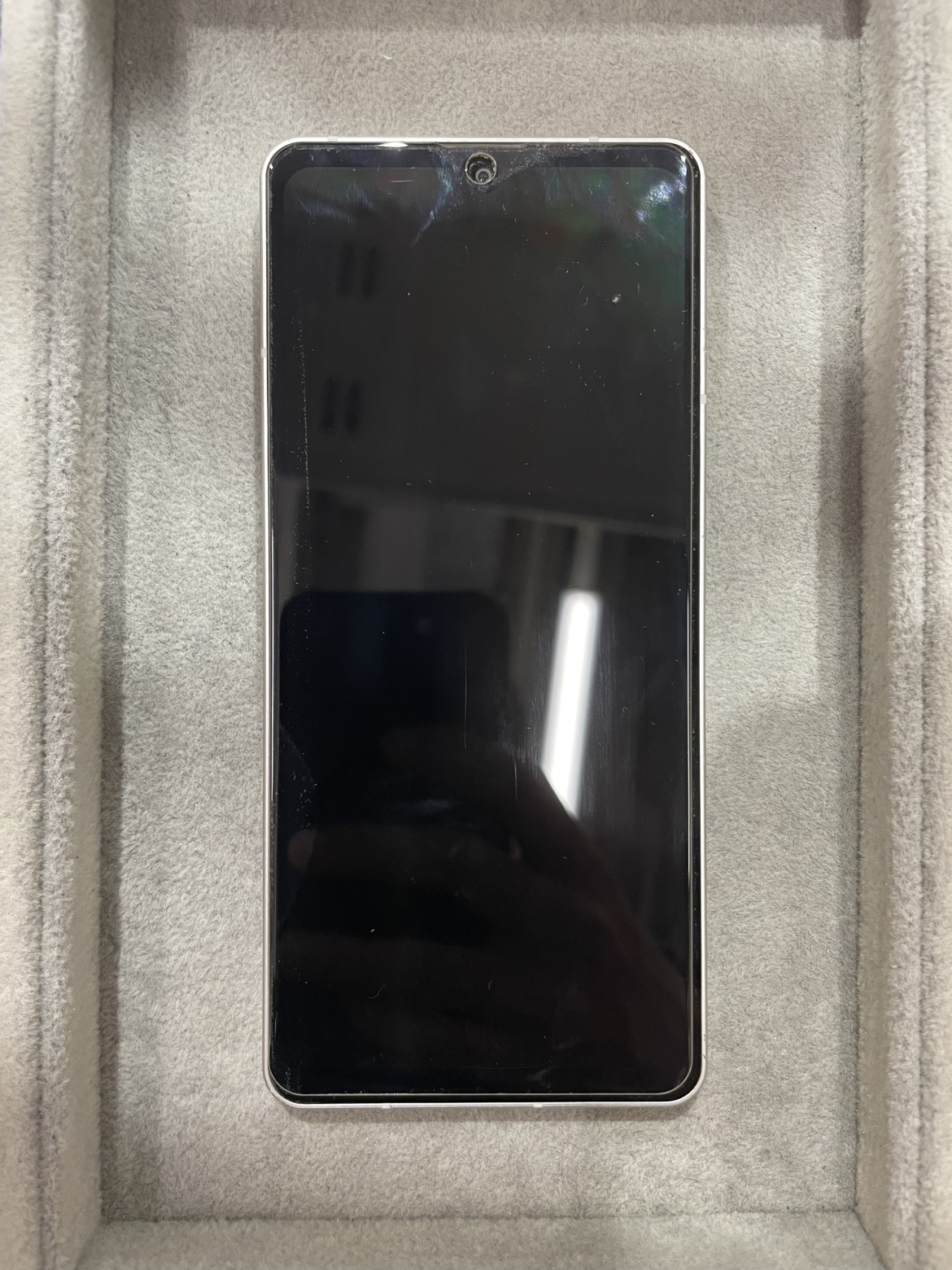 AQUOS sense6sのバッテリー交換なら最短即日対応の【スマホ修理工房 池袋P'パルコ本店】へ！