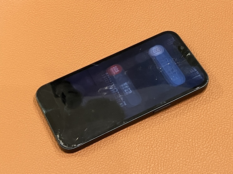液晶不良が起きたiPhone14（アイフォン）の画面交換修理を承りました！