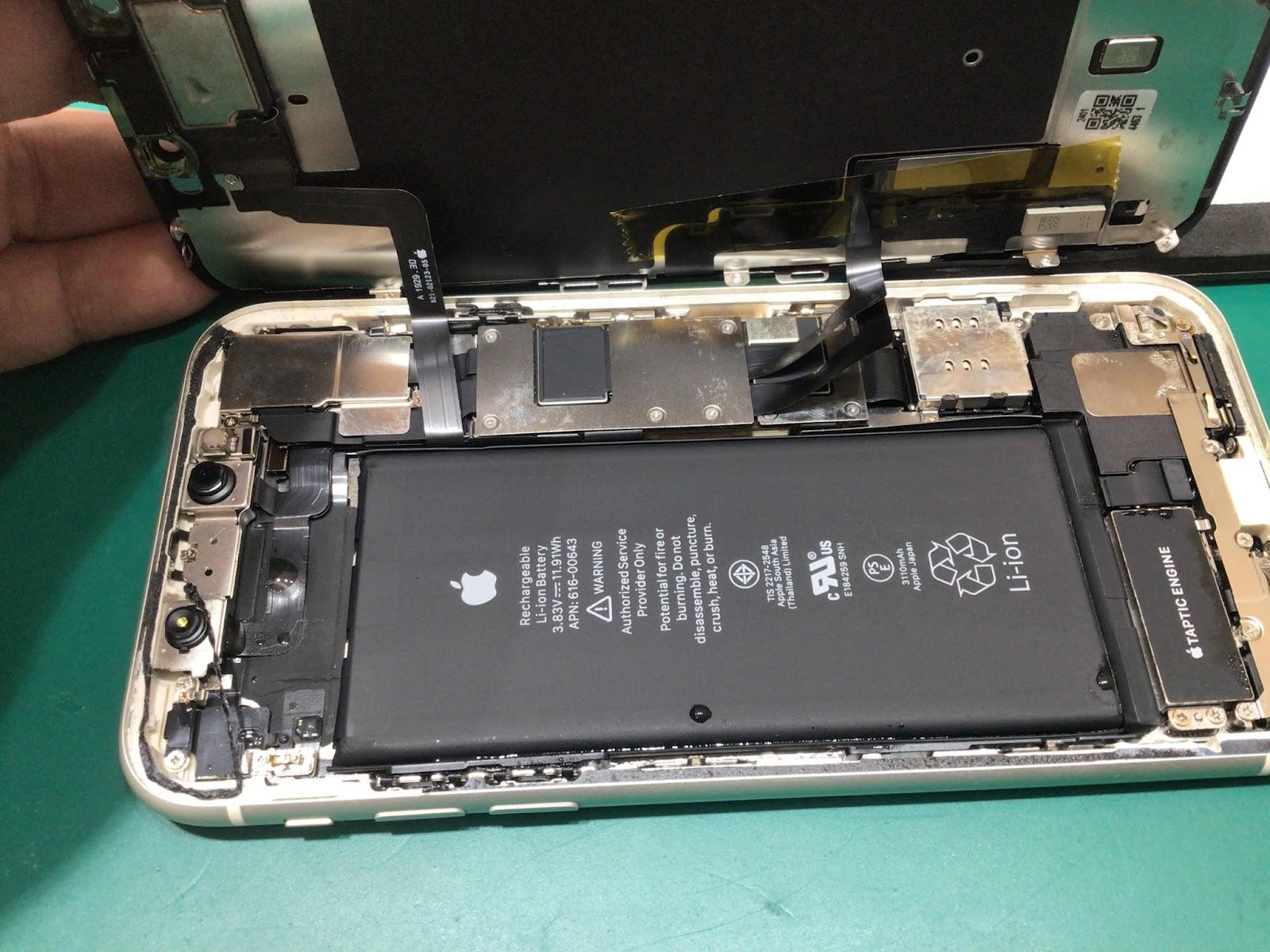 iPhone11 バッテリー修理　データをそのまま・最短即日修理のスマホ修理工房イーアス高尾店にご相談下さい！
