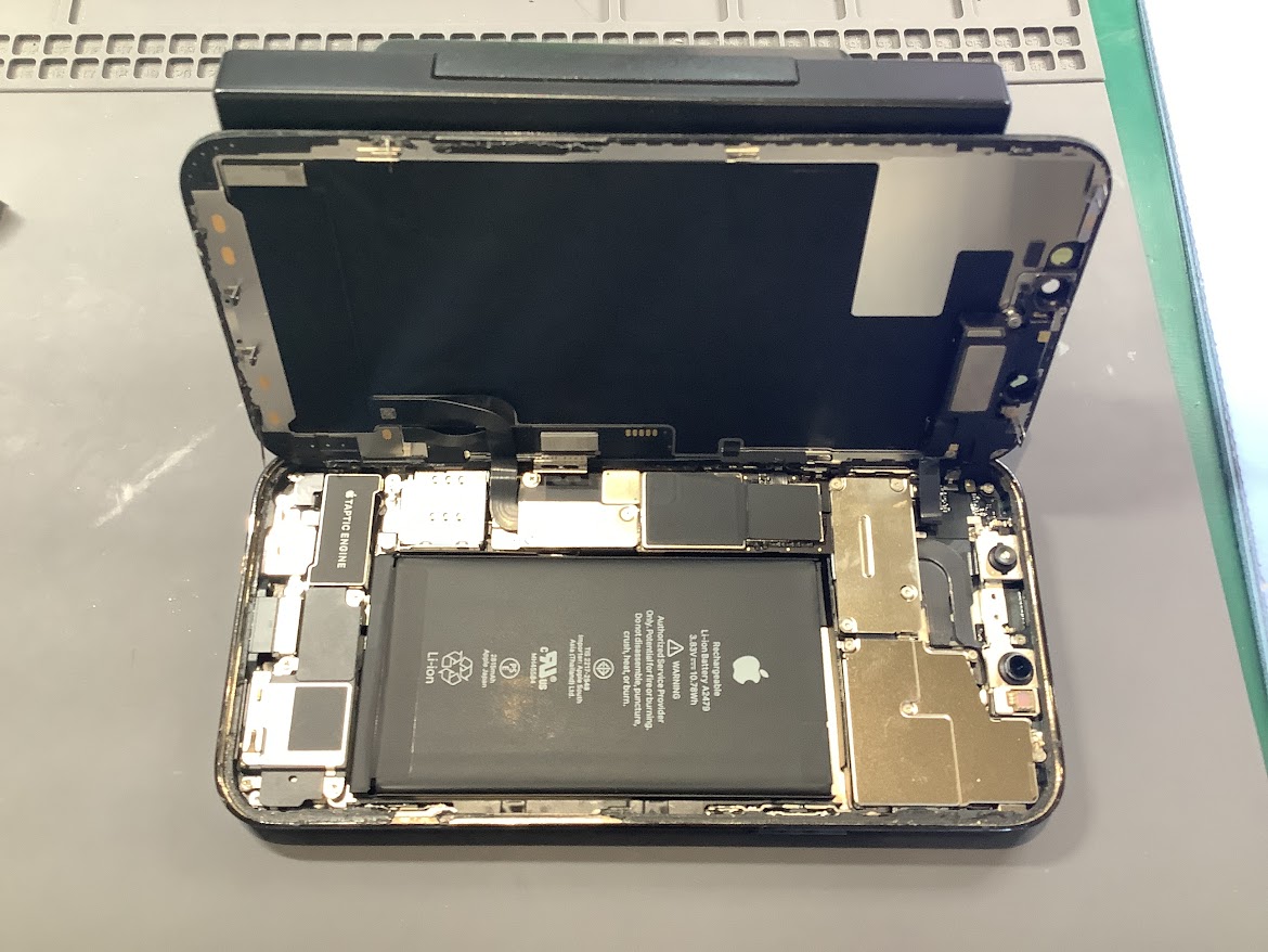 iPhone12Proのバッテリー交換ならデータそのまま・最短即日修理のスマホ修理工房西八王子店へ！