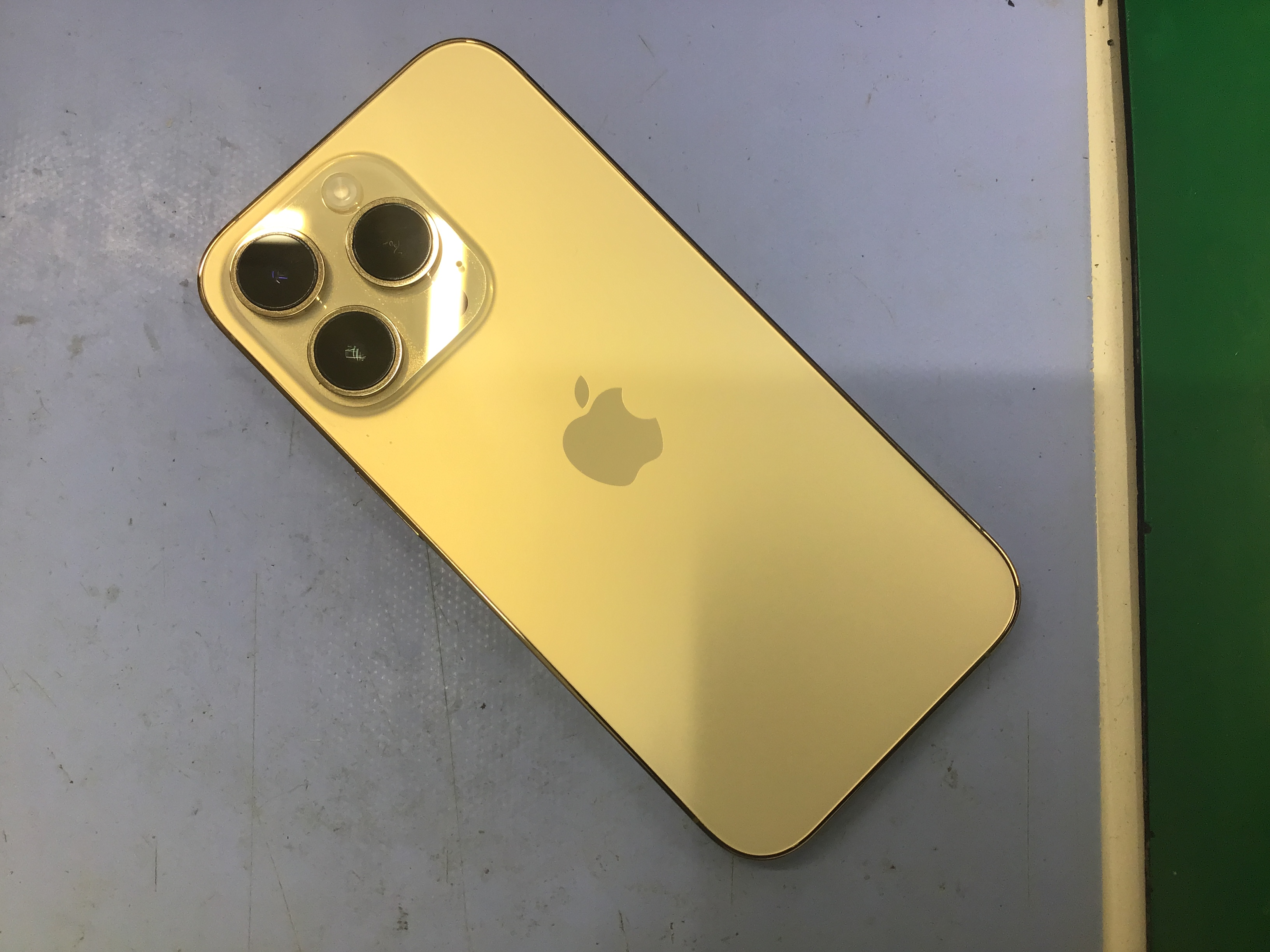 iPhone 13 Pro Max 修理　データをそのまま・最短即日修理のスマホ修理工房八王子オクトーレ店にご相談ください！