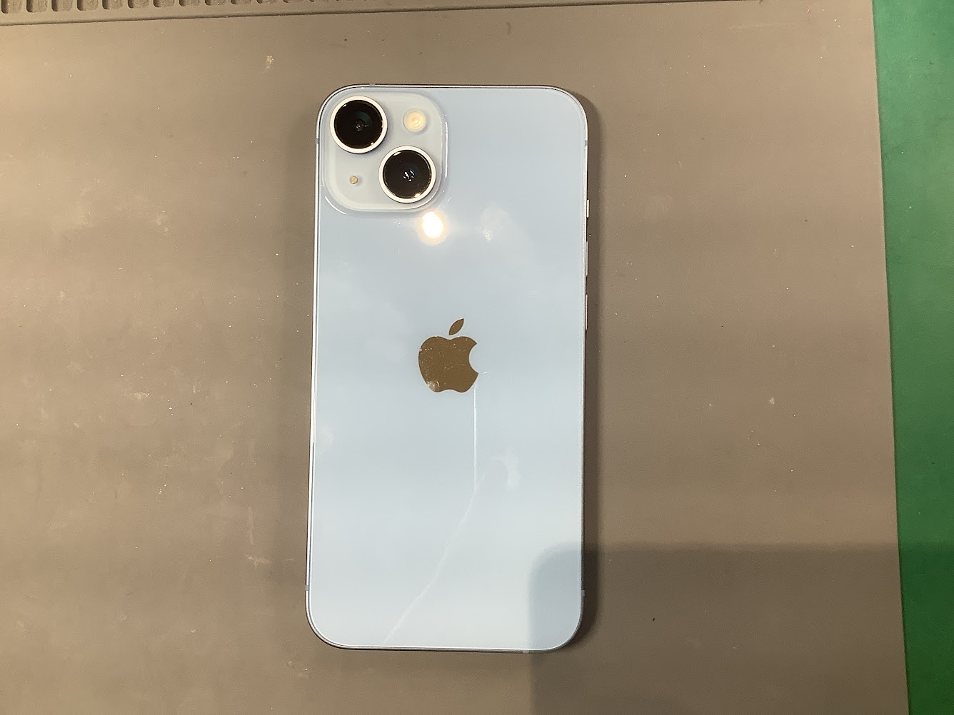 iPhone13のバッテリー交換ならデータそのまま・最短即日修理のスマホ修理工房中野ブロードウェイ店へ！