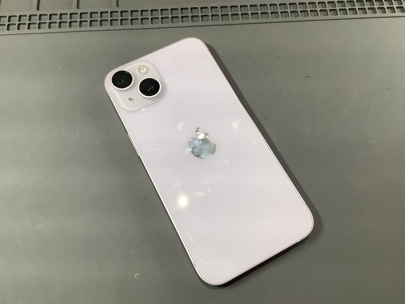 iPhone14の画面交換ならデータそのまま・最短即日修理のスマホ修理工房ラザウォーク甲斐双葉店へ！