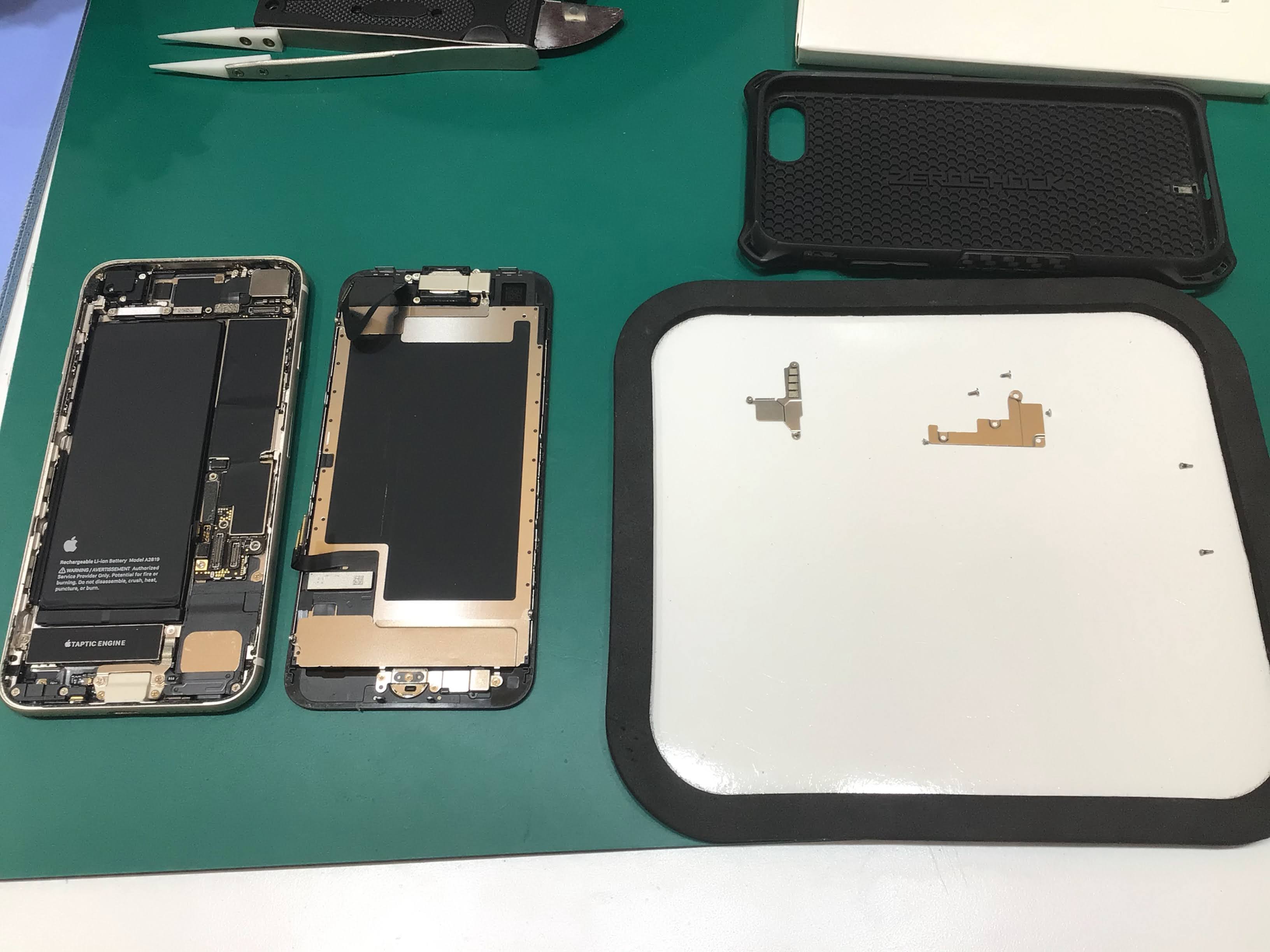 iPhoneSE3バッテリー修理　データをそのまま・最短即日修理のスマホ修理工房イーアス高尾店にご相談下さい！