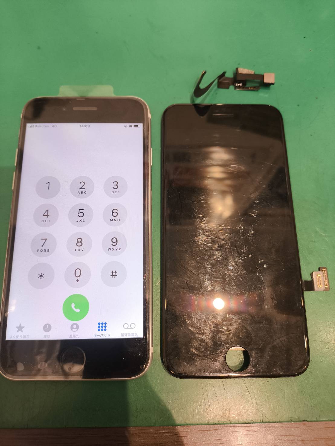 【スマホ修理工房新百合丘オーパ店】iPhoneSE2 (アイフォン)　液晶パネル＋インカメラ交換