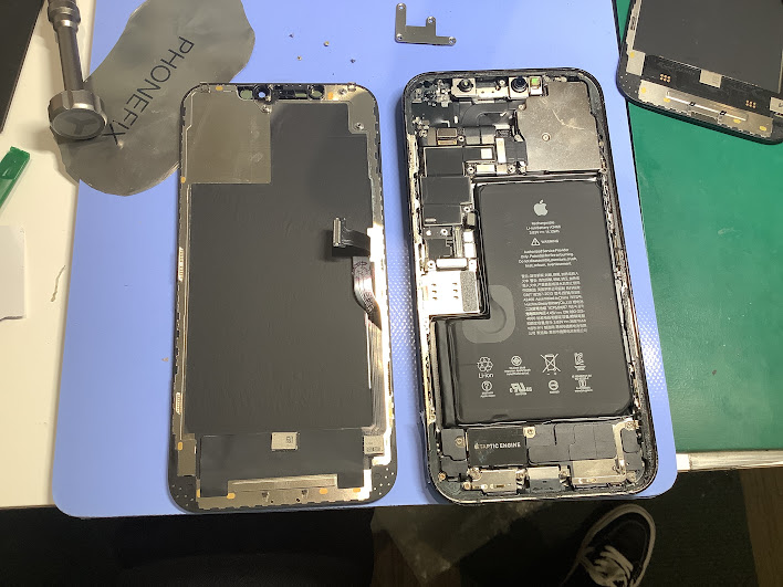 iPhone12ProMaxのバッテリー交換ならデータそのまま・最短即日修理のスマホ修理工房秋津店へ！