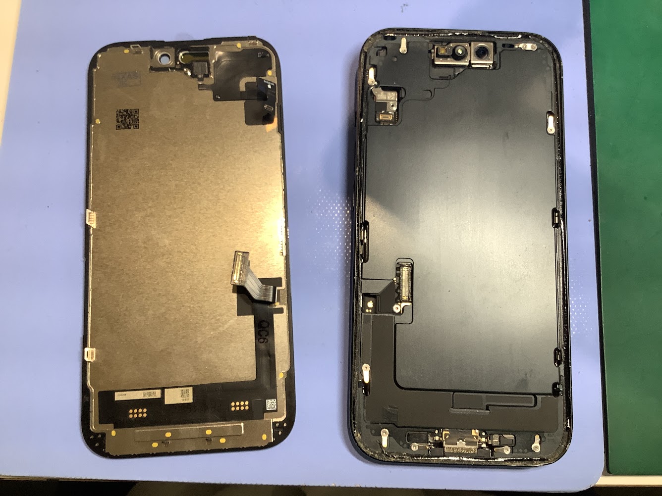 iPhone15の液晶画面交換ならデータそのまま・最短即日修理のスマホ修理工房ラザウォーク甲斐双葉店へ！