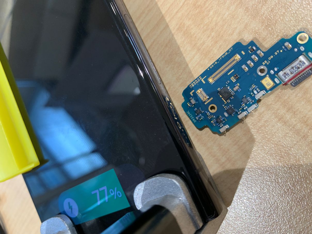 GalaxyS23Ultra充電できない/三郷市からご来店【スマホ修理工房フレスポ八潮店】