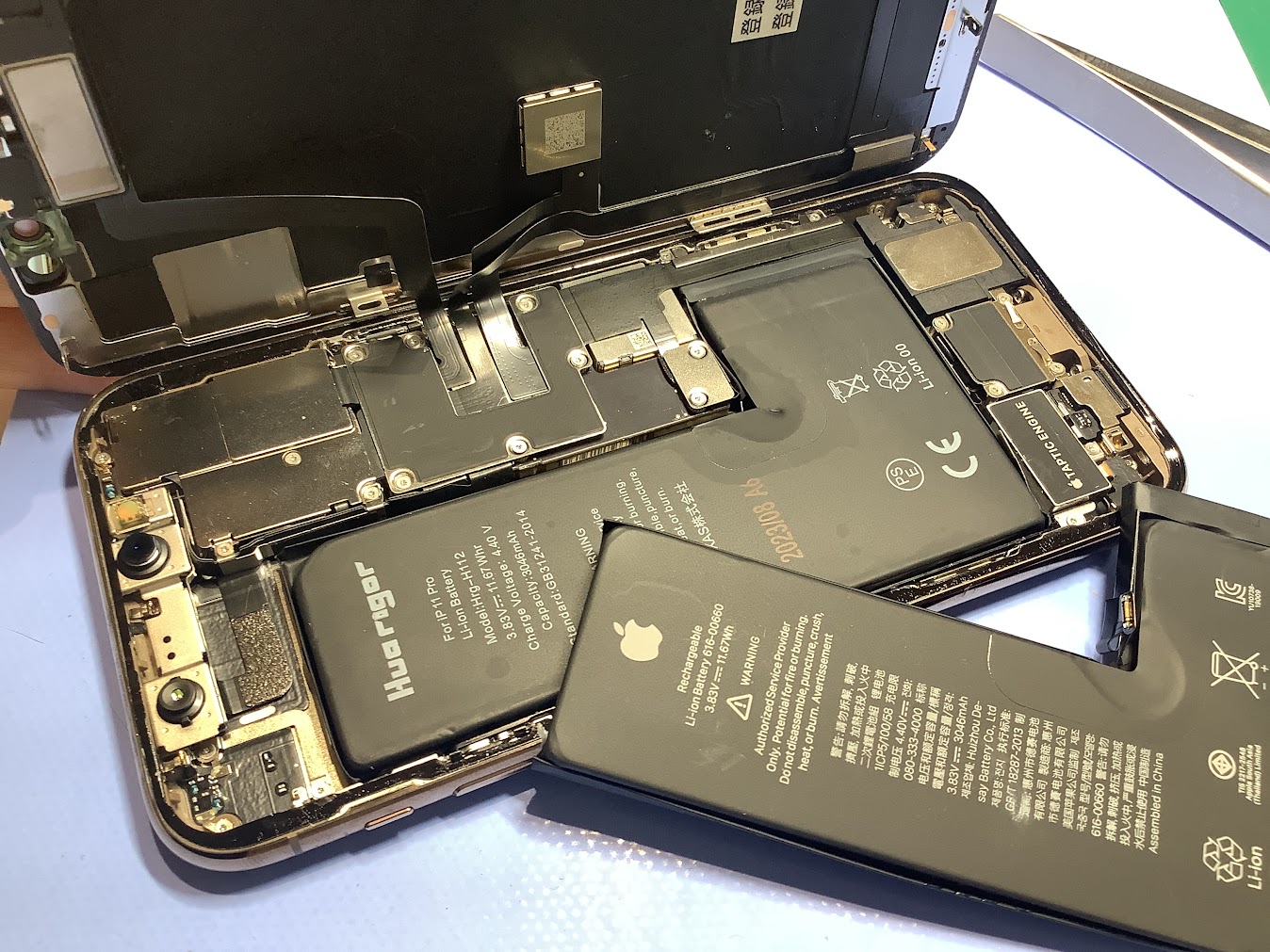 iPhone11のバッテリー交換ならデータをそのまま・最短即日修理のスマホ修理工房ラザウォーク甲斐双葉店にご相談ください！