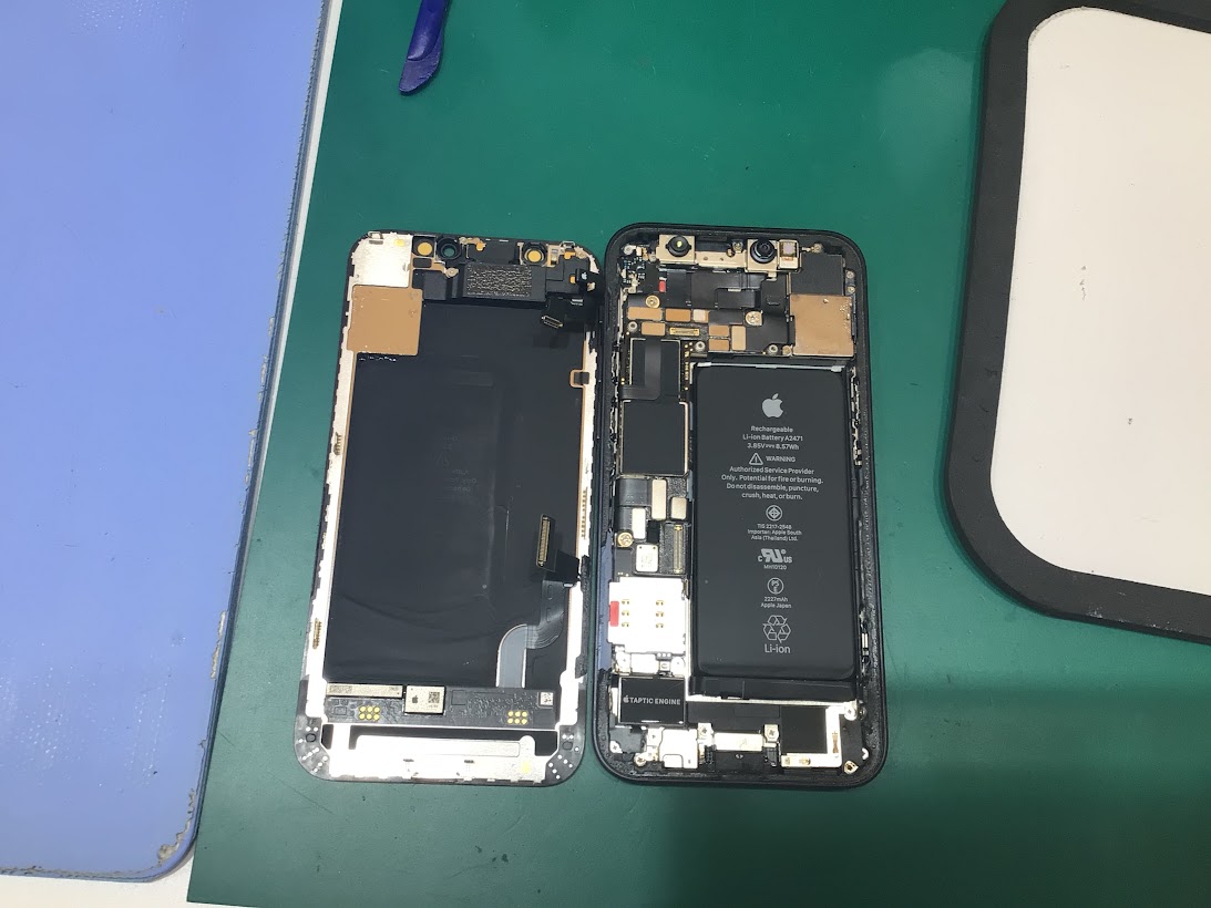 iPhone 12miniバッテリー修理　データをそのまま・最短即日修理のスマホ修理工房イーアス高尾店にご相談下さい！