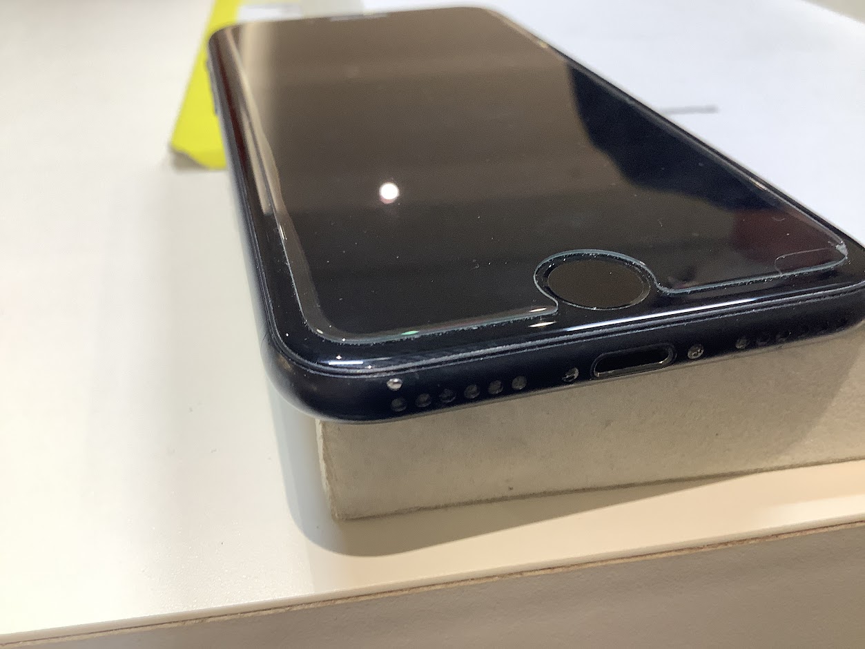 iPhoneSE2のバッテリー交換ならデータをそのまま・最短即日修理のスマホ修理工房八王子オクトーレ店にご相談ください!
