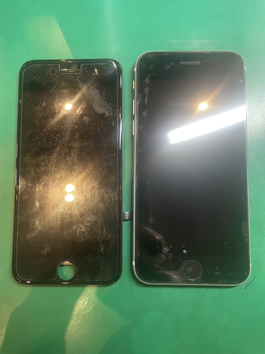 落として画面に線が表示されてしまった…　iPhone SE3　画面交換修理【スマホ修理工房ミーツ国分寺店】