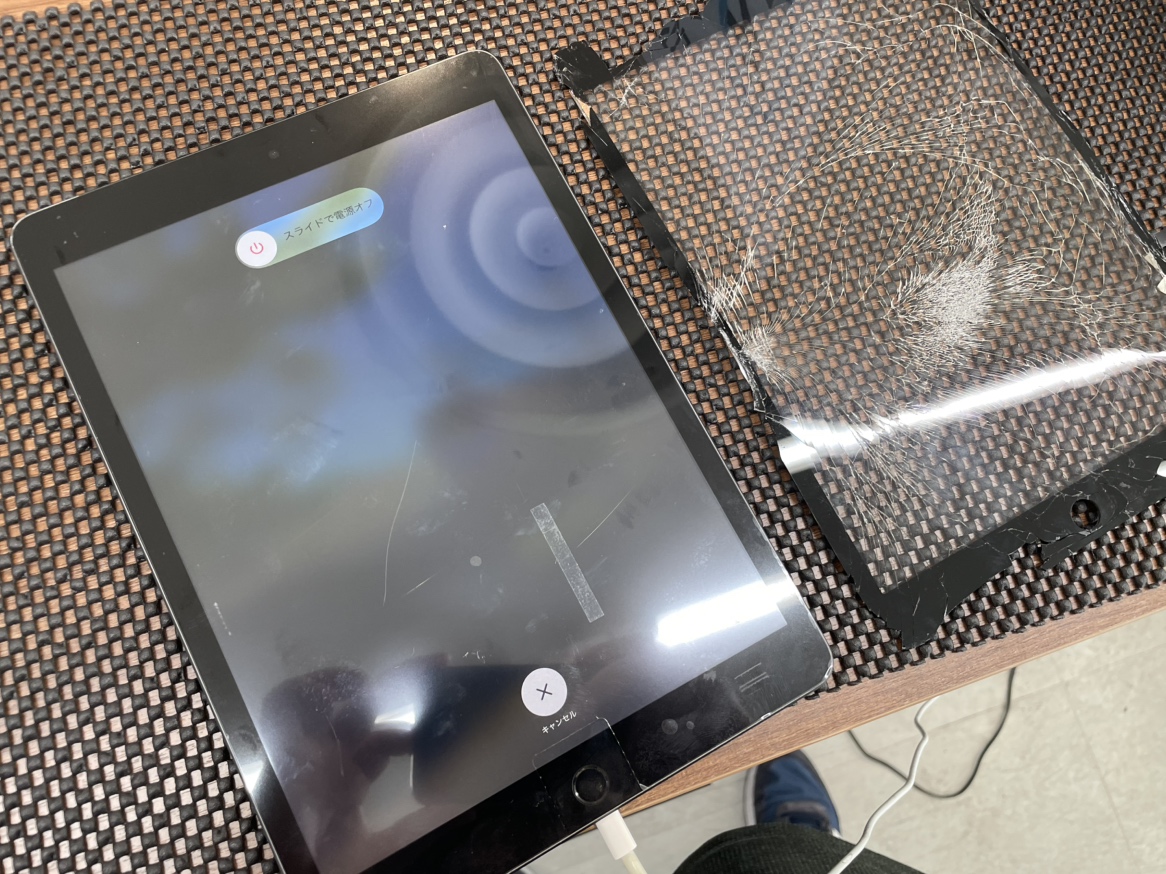 タッチが効かないiPad 第8世代もガラス交換で直ります！