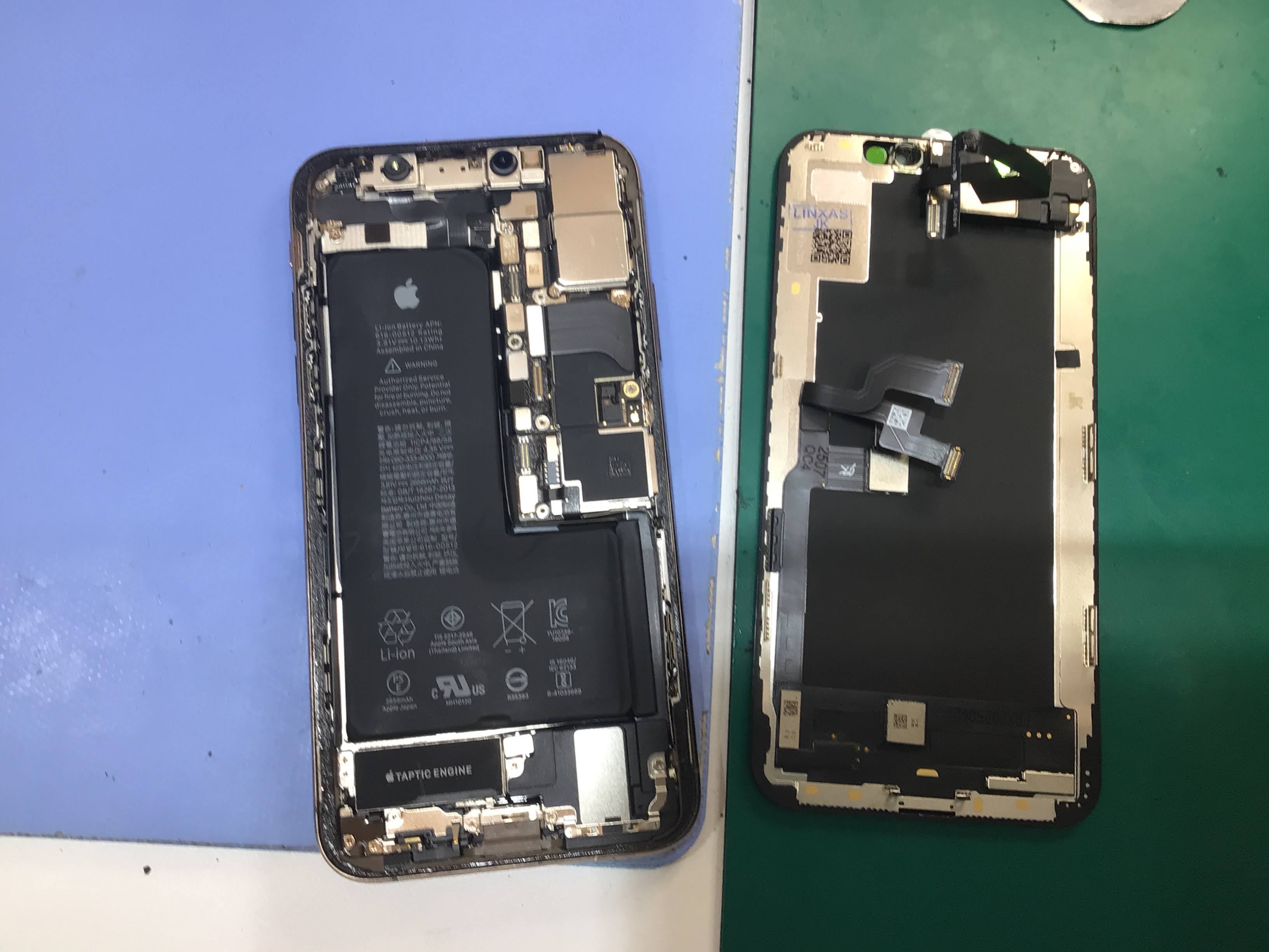 iPhoneXsバッテリー修理　データをそのまま・最短即日修理のスマホ修理工房イーアス高尾店にご相談下さい！