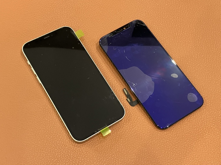 画面が映らなくなってしまったiPhone12（アイフォン）の画面交換修理を承りました
