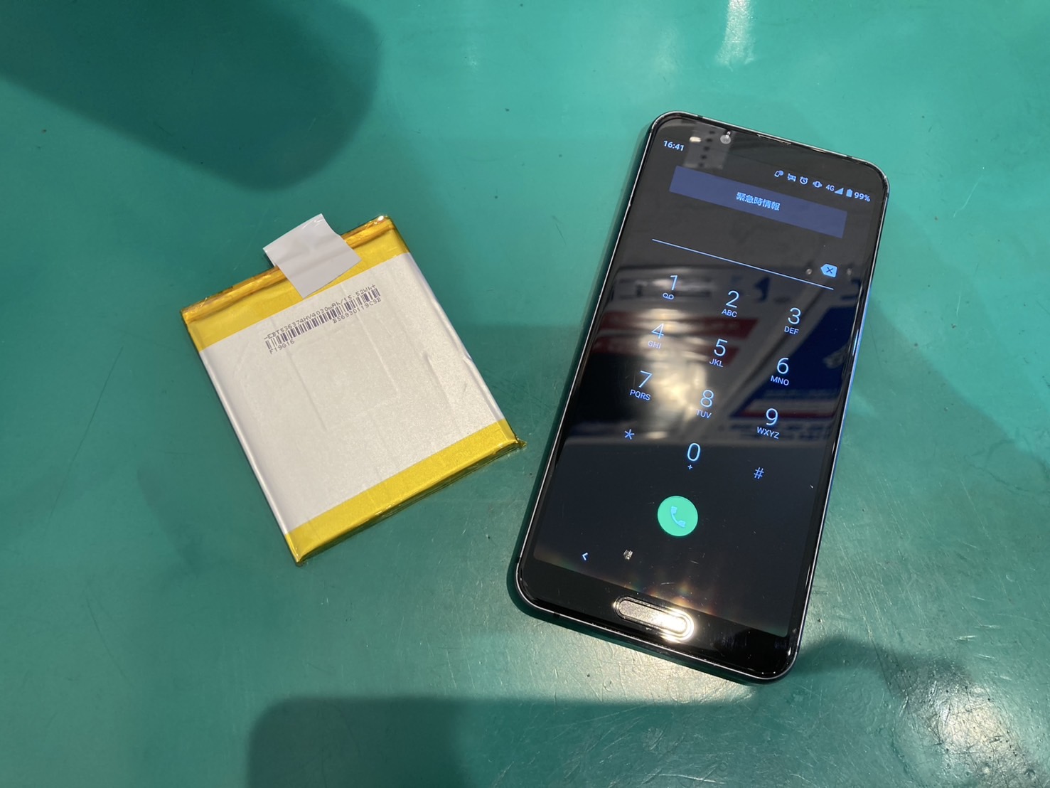 AQUOS sense3 lite(アクオスセンス3ライト)のバッテリー交換修理【登戸・向ケ丘遊園店】