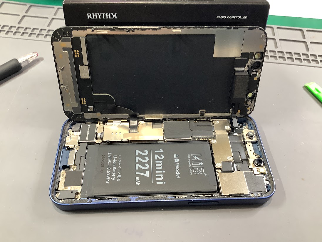 iPhone12miniのバッテリー交換ならデータそのまま・最短即日修理の