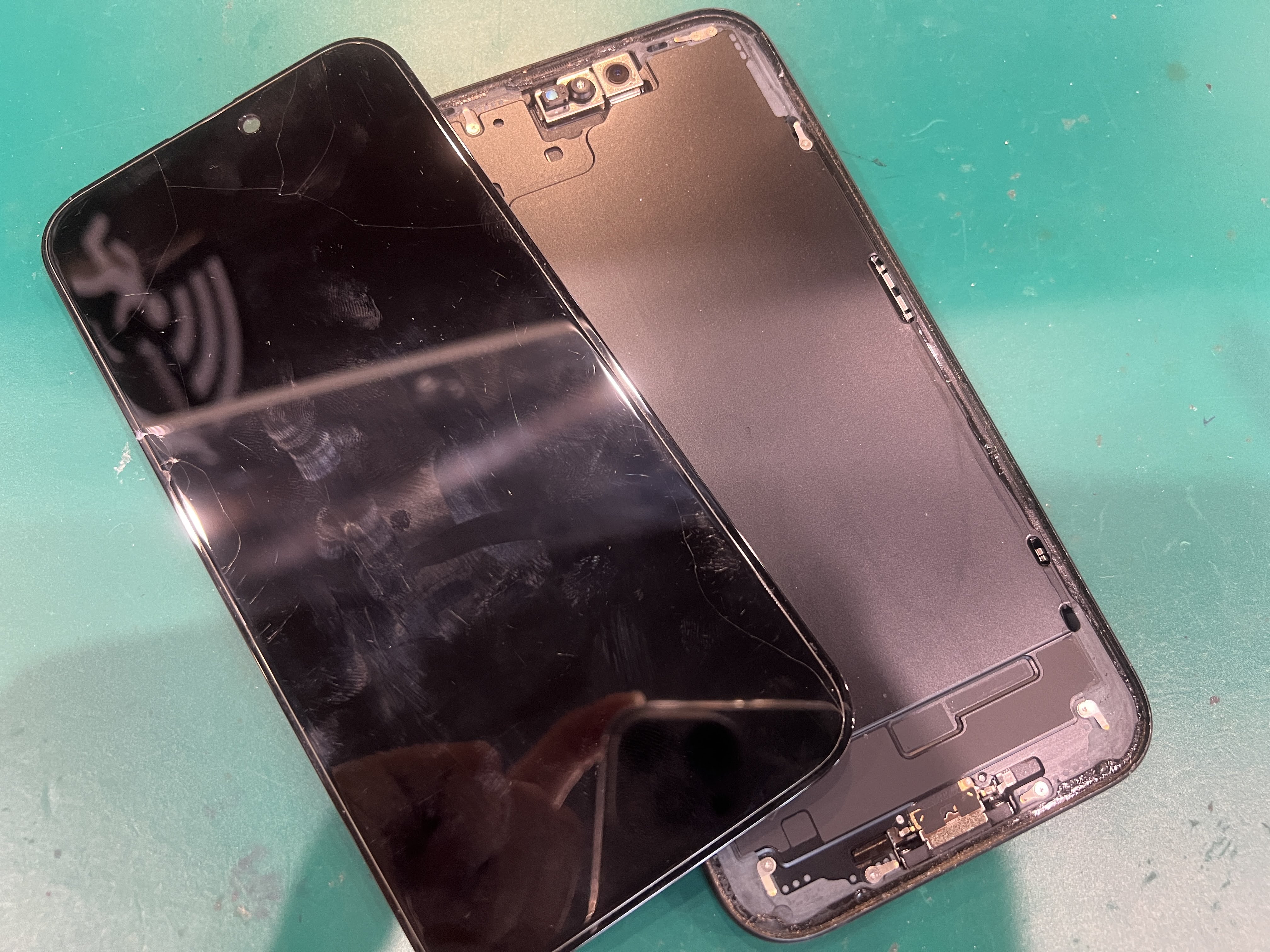 iPhone15Plusのタッチができなくなってしまった！画面交換なら当店にお任せください！