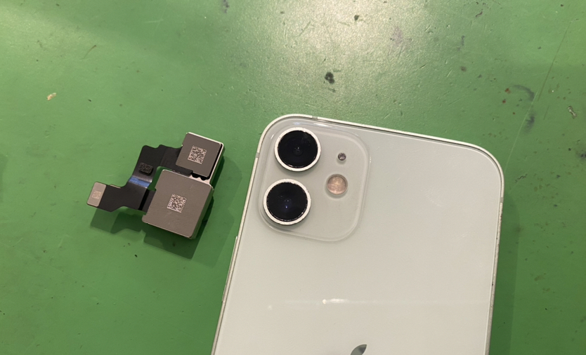 【iPhone 12 mini】アウトカメラが映らない症状も即日改善いたしました！