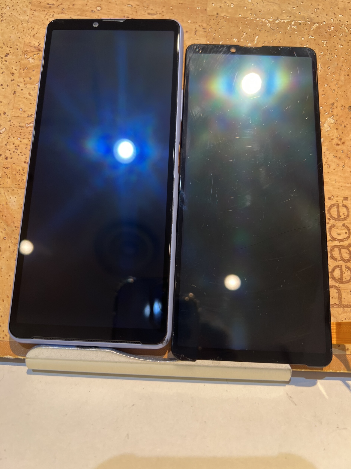 Xperia10Ⅲ(エクスペリア10Ⅲ)のディスプレイ破損してしまった方是非当店にお持ちください、広島市内最安値で修理が可能