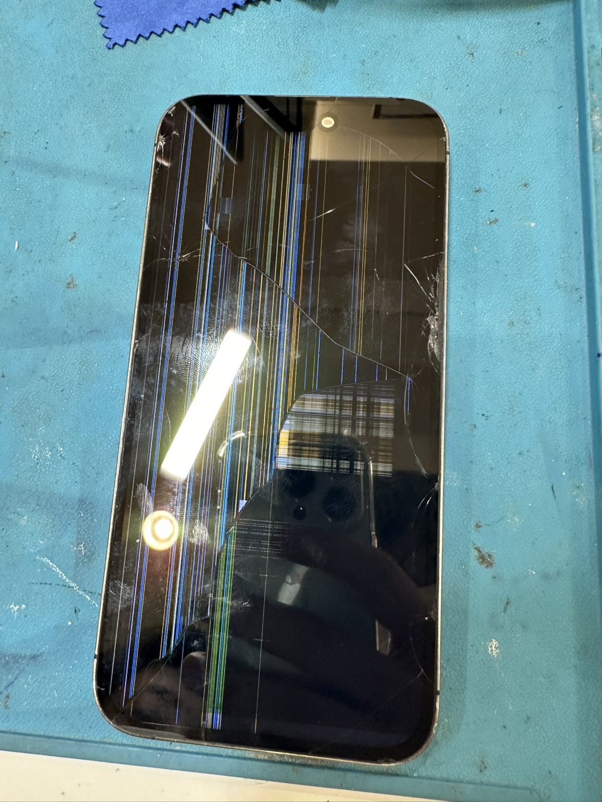 iPhone 13（アイフォン）の画面交換はスマホ修理工房イオンモール福岡店で即日修理可能です！