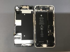 iPhone8のバッテリー交換なら最短即日修理のスマホ修理工房中野ブロードウェイ店にご相談ください！
